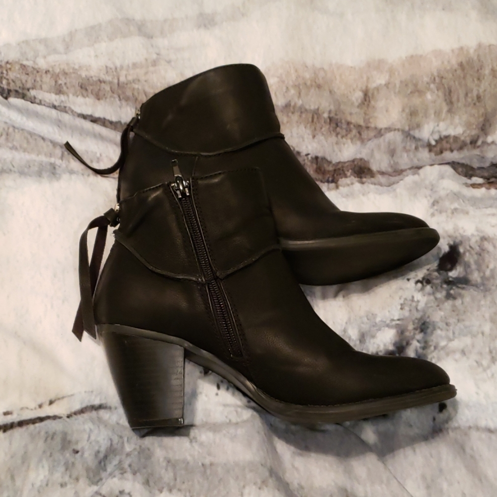 Black heeled booties